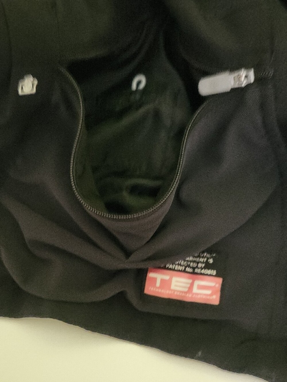Scottevest Women's Black RFID Travel Vest - Sleek Zip Front - Picture 10 of 16
